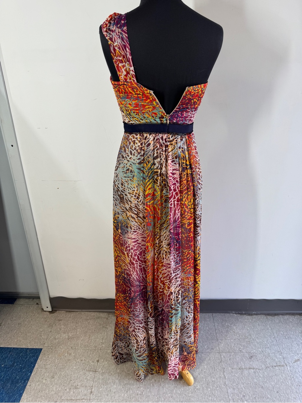 BCBG MaxAzria Y2K Boho Silk Blend One Shoulder Maxi Dress Multicolor Size 4 Chic - Picture 6 of 16